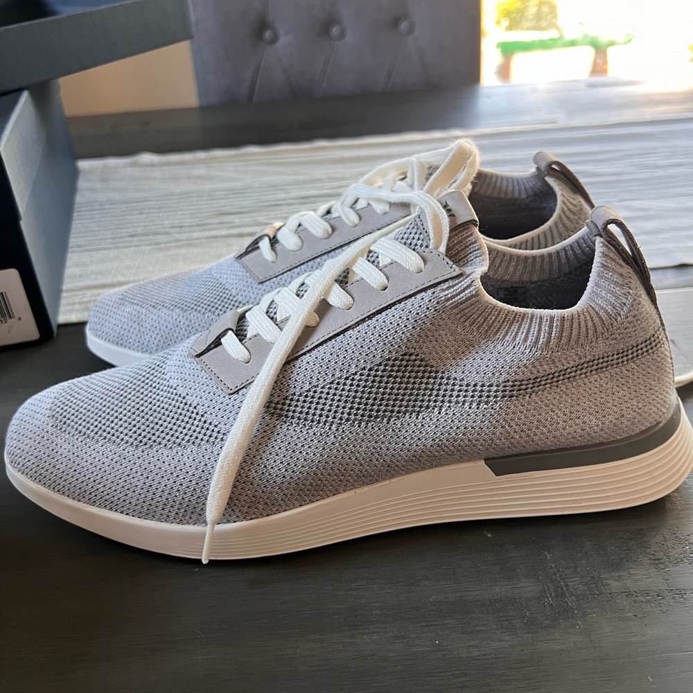 Wolf and Shepard knit trainer excellent condition